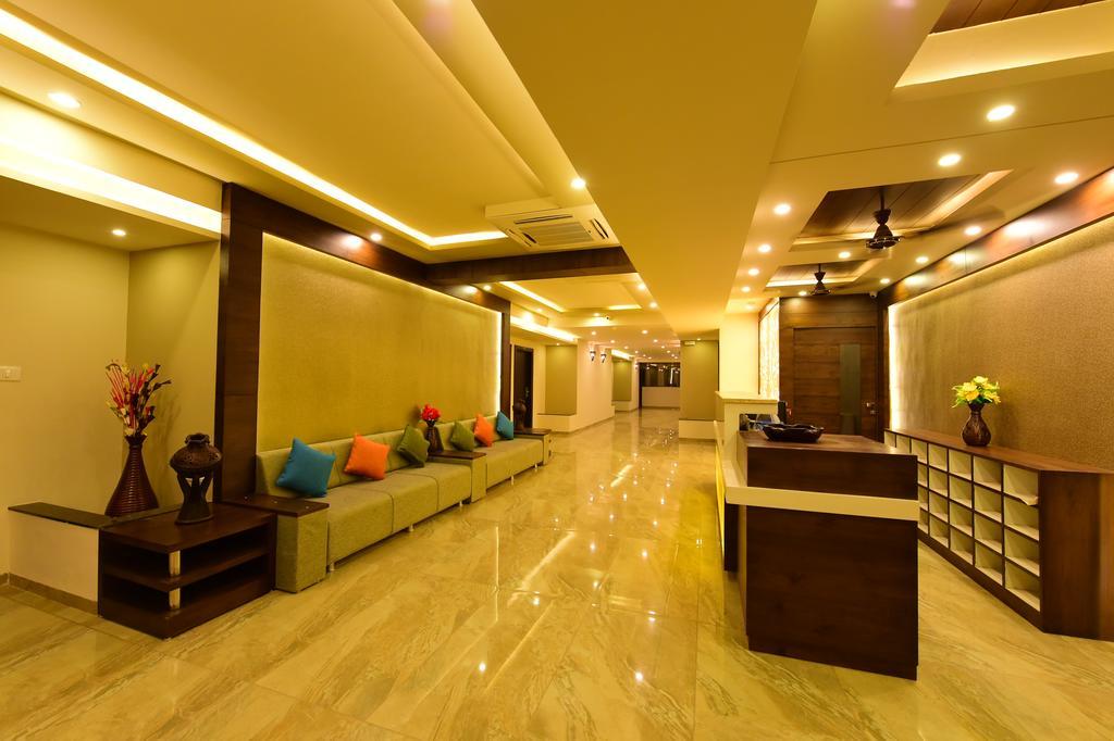 Nadiād Hotel Opulence المظهر الخارجي الصورة