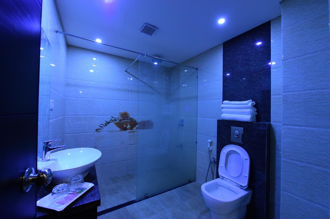 Nadiād Hotel Opulence المظهر الخارجي الصورة